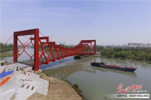 江蘇揚州古運河畔“長”出生態公園