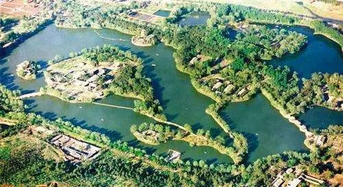 中國古典園林在現(xiàn)代中國式樓盤中的呈現(xiàn)