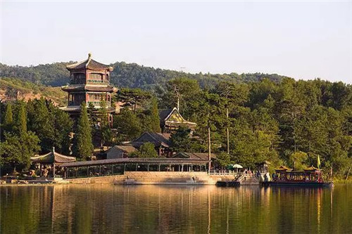 中國古典園林在現(xiàn)代中國式樓盤中的呈現(xiàn)