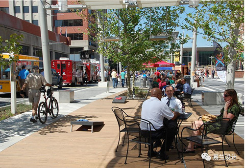 陳躍中與天津大學師生探討街景重構(gòu)景觀策略