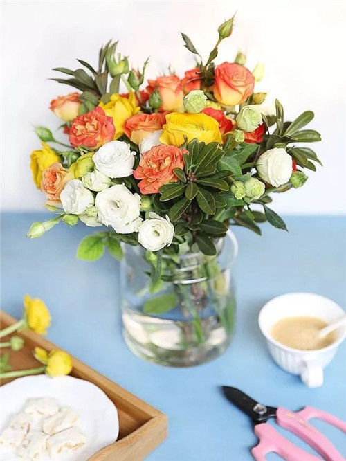 簡單又好看——八大花藝配色法