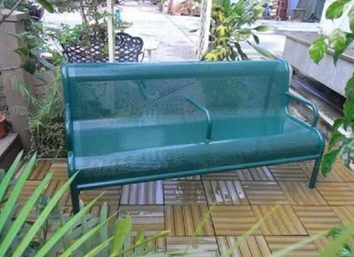 為什么城市里會有那么多不舒服的長椅？