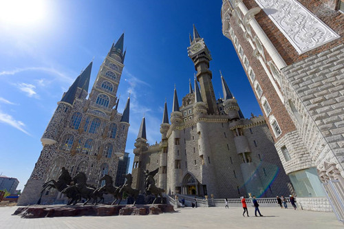 銳評：當美術學院開始山寨古堡