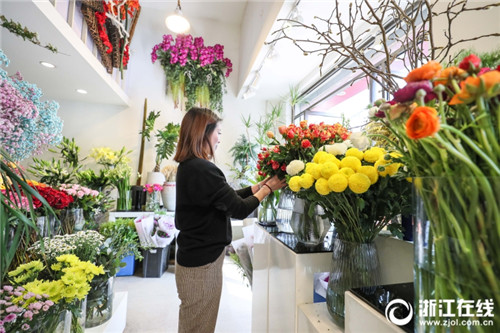 備戰“三八婦女節” 杭州花卉市場香正濃