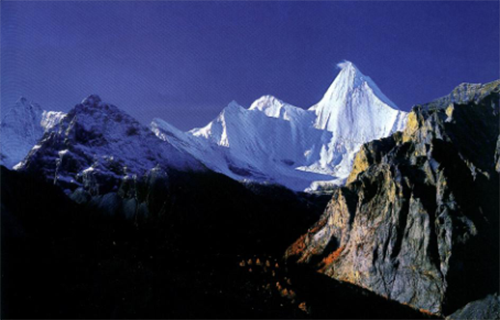 牟江教授:四川甘孜高原藏族村落融入自然 適應環境分析