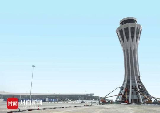 北京大興機(jī)場(chǎng)試飛 主航站樓俯瞰如鳳凰展翅