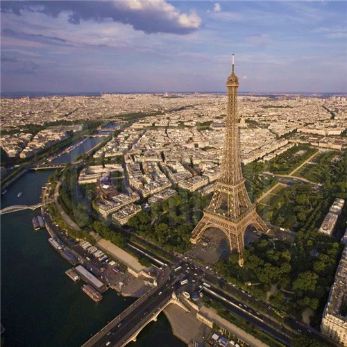 埃菲爾鐵塔周邊將改造為大花園,由哪位大師設計?