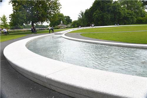 埃菲爾鐵塔周邊將改造為大花園,由哪位大師設計?