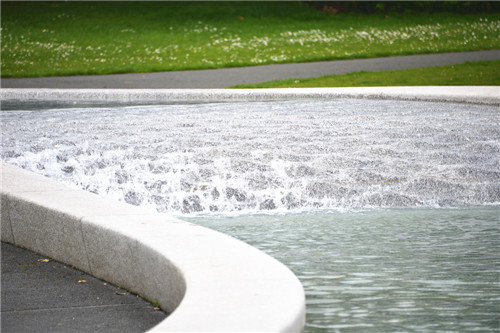 埃菲爾鐵塔周邊將改造為大花園,由哪位大師設計?