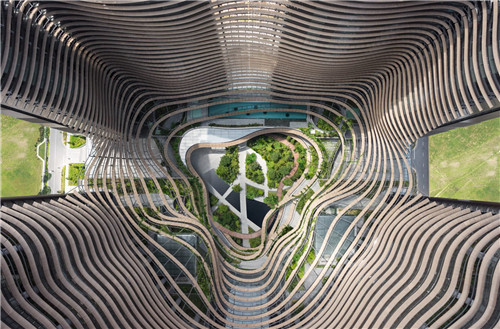 埃菲爾鐵塔周邊將改造為大花園,由哪位大師設計?