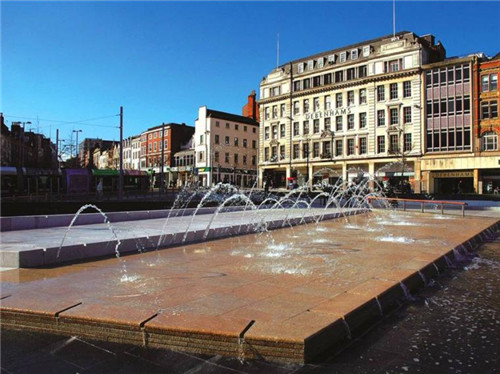 埃菲爾鐵塔周邊將改造為大花園,由哪位大師設計?