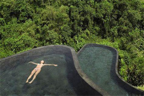 無邊際泳池，令人驚嘆的空中景觀