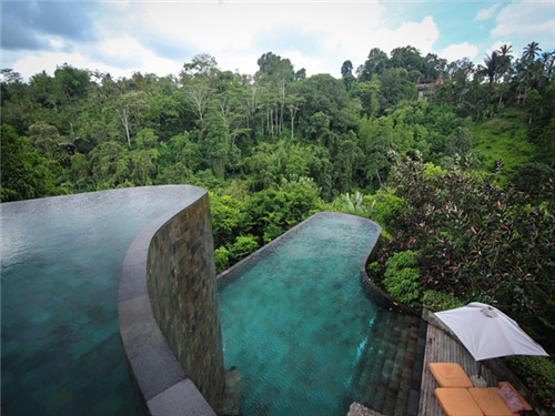 無邊際泳池，令人驚嘆的空中景觀