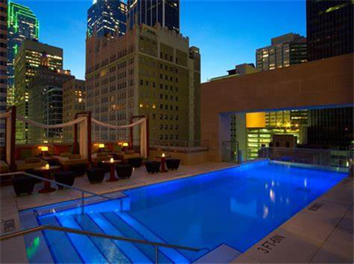 無邊際泳池，令人驚嘆的空中景觀