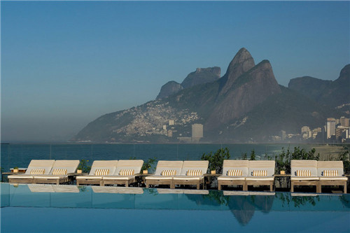 無邊際泳池，令人驚嘆的空中景觀