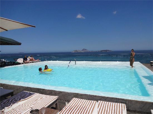 無邊際泳池，令人驚嘆的空中景觀