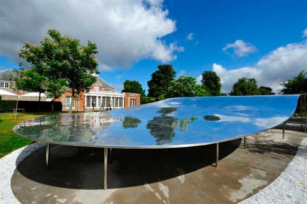 一年一度的蛇形畫廊夏季展亭開放，結果為何“不甚理想”？