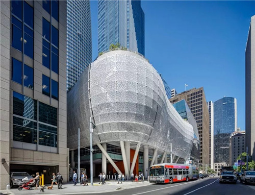 著名建筑大師西薩·佩里逝世