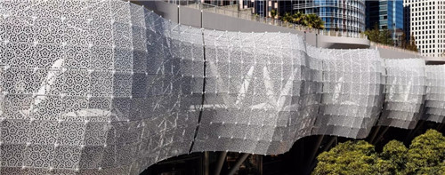 著名建筑大師西薩·佩里逝世