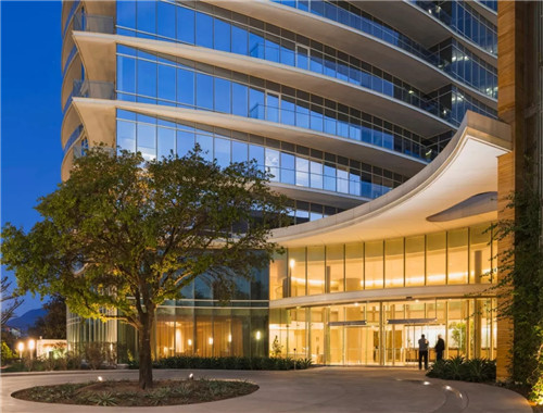 著名建筑大師西薩·佩里逝世