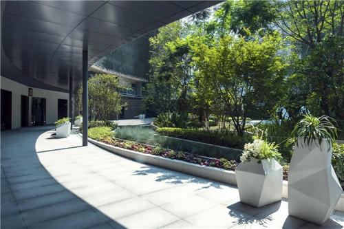 湖山有容,退貯溪谷——重慶弘陽·天宸一品