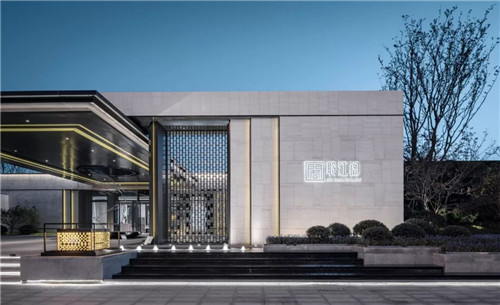 一只魚的自我意識 | 鎮江中南聆江閣