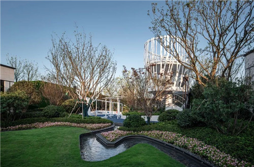 一只魚的自我意識 | 鎮江中南聆江閣