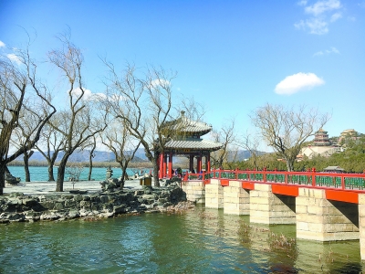 北京:公園游客分散秩序井然