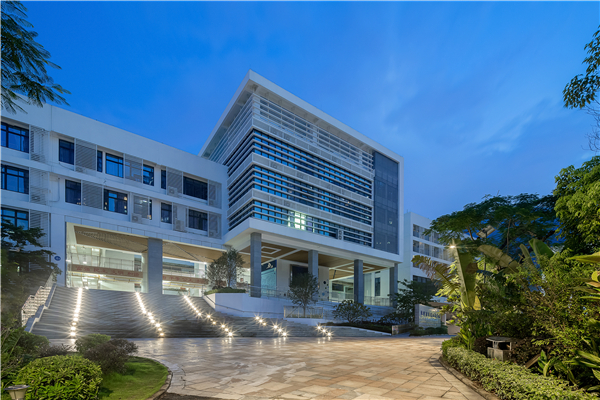 深圳云海學校:以高效布局應對復雜場地