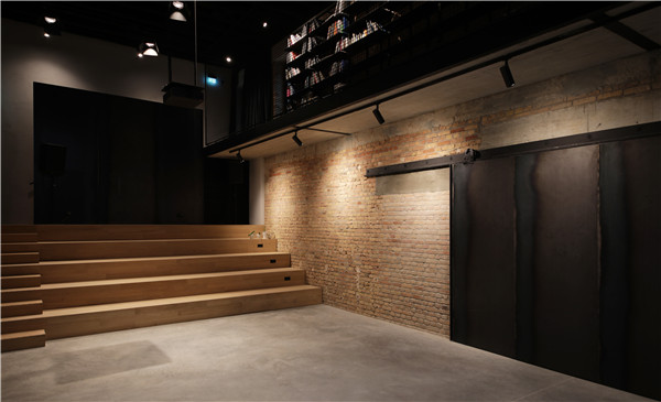 烏拉尼亞影劇院