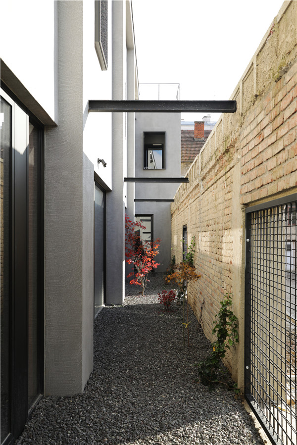 烏拉尼亞影劇院