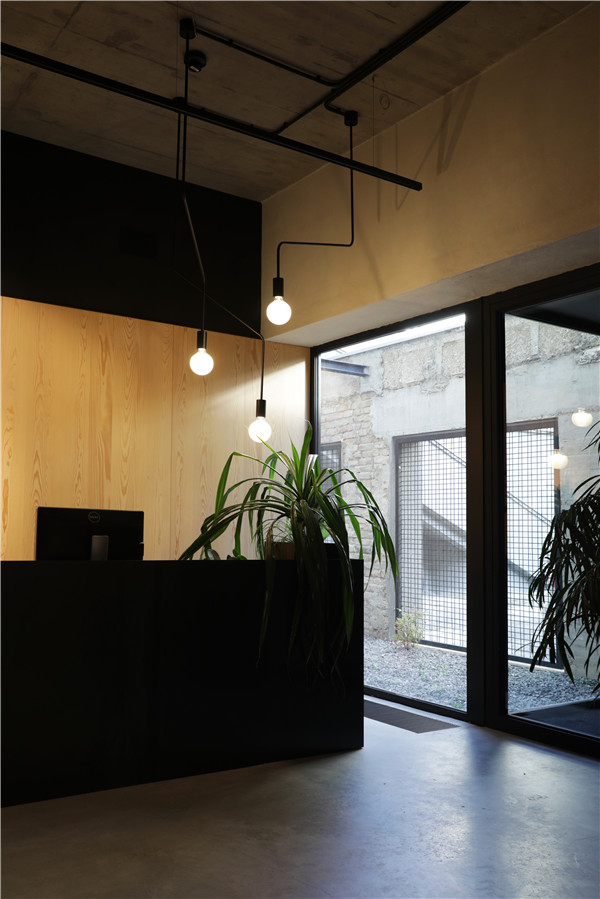 烏拉尼亞影劇院