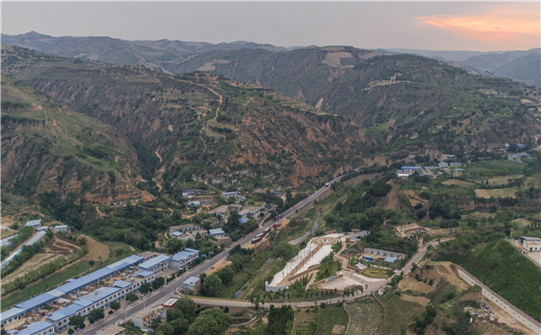留村毛主席路居地文化園