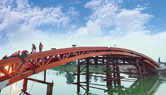 滄州園博園內(nèi)兩座步行橋均已合龍