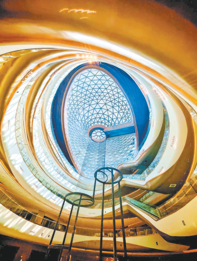 北京:環(huán)球影城旁“不夜城”竣工