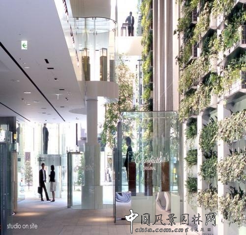 三谷徹作品展示：Nicolas G. Hayek Center垂直庭園