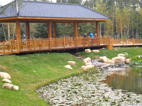 “小橋流水人家”的美景讓人流連忘返(本網記者丁雋攝影)