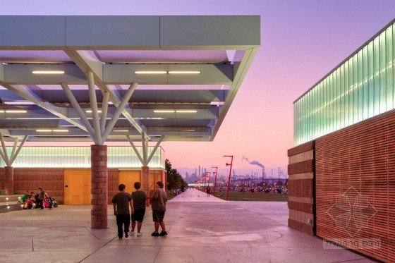 Saskai事務所設計的洛杉磯濱水公園