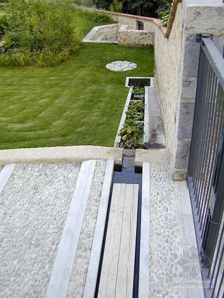 ADPD設(shè)計(jì)的法國(guó)沙朗斯梯田花園