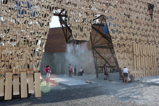 CODA設計的紐約由滑板廢棄材料制成的“派對墻”