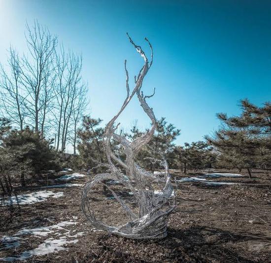 用漢字做成的鏤空雕塑 驚艷了紐約